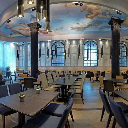 Astera & With Free Private 酒店 4*