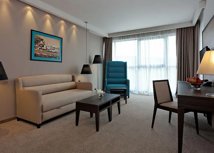 Astera & With Free Private